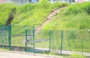 Moradores solicitam escada e ponte no córrego dos Canudos