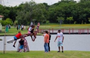 Serviços essenciais seguem no feriado