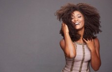 Erika Januza será musa da Vai-Vai