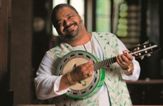 Arlindo Cruz volta a mexer a boca