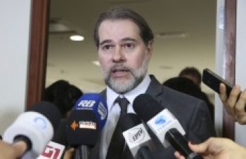 Toffoli derruba decisão de Mello sobre prisão