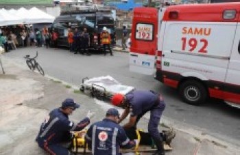 Empresa de petróleo faz simulado de emergência