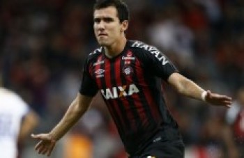 São Paulo anuncia a contratação do atacante Pablo, do Athletico-PR