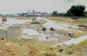 Piscinão evita alagamentos em Poá