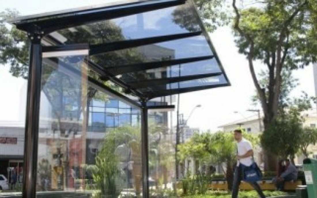 Abrigos são instalados em 47 pontos