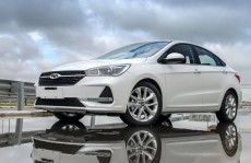 Chery Arrizo 5 vai custar de R$ 69 mil até R$ 79 mil