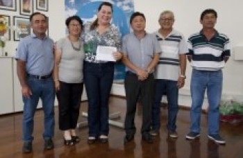 Fundo Social recebe perucas e cheque