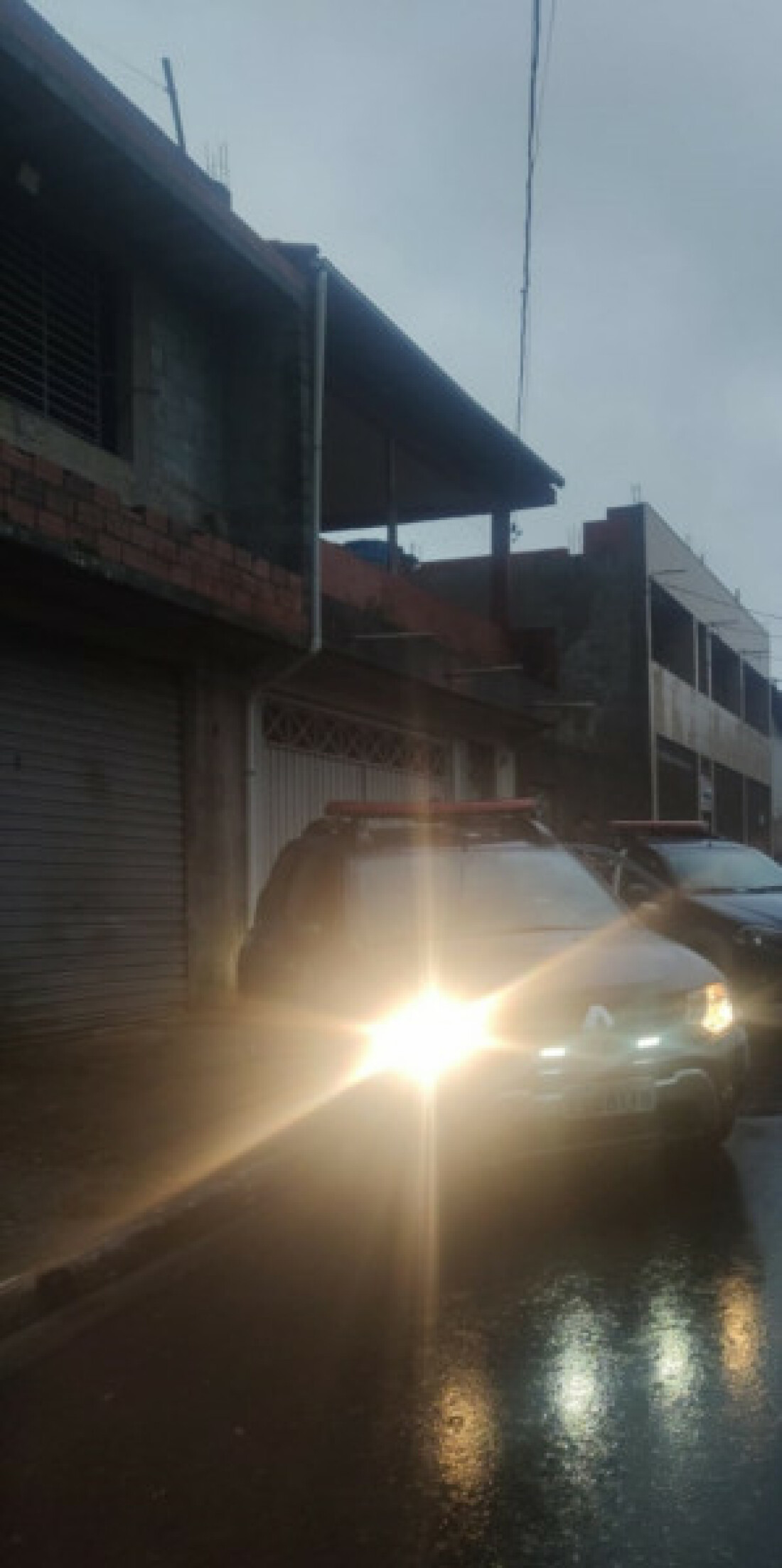 Patrulha Maria da Penha prende agressor ao tentar invadir casa da vítima