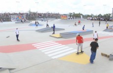 Prefeitura inaugura pista de skate no Parque Max Feffer