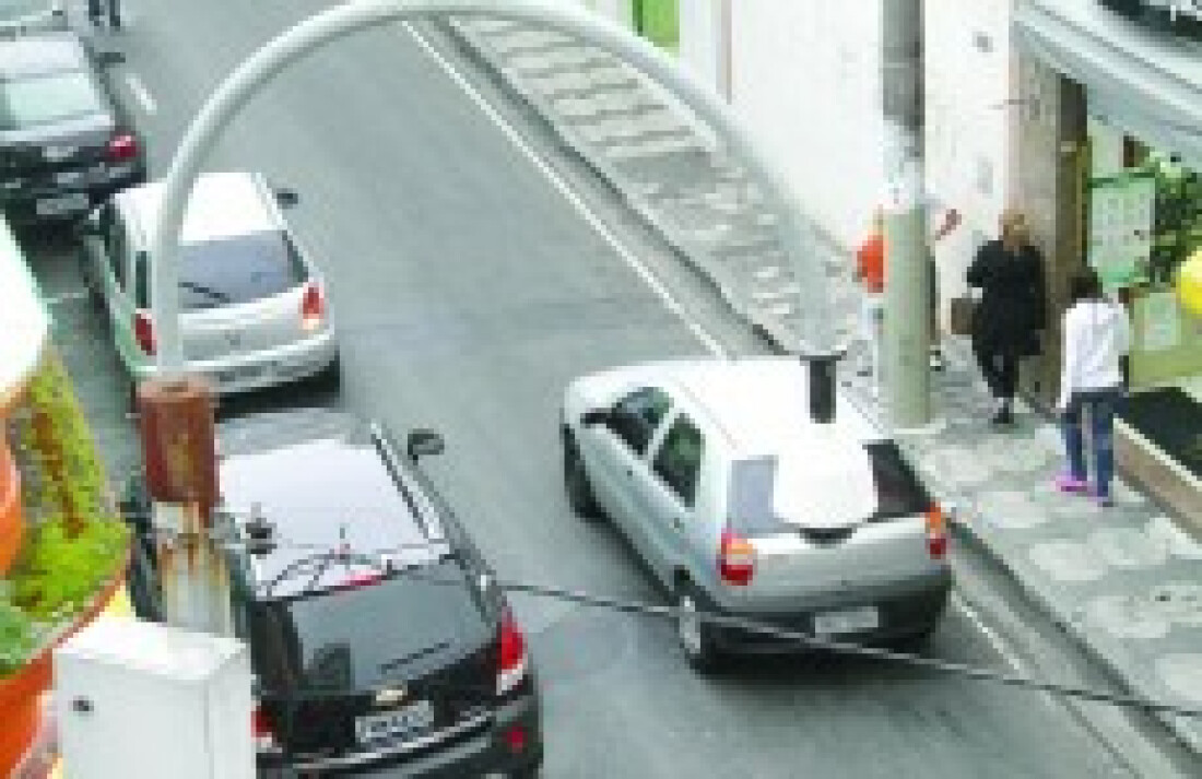 Em quatro dias, 33 motoristas são multados pelas câmeras