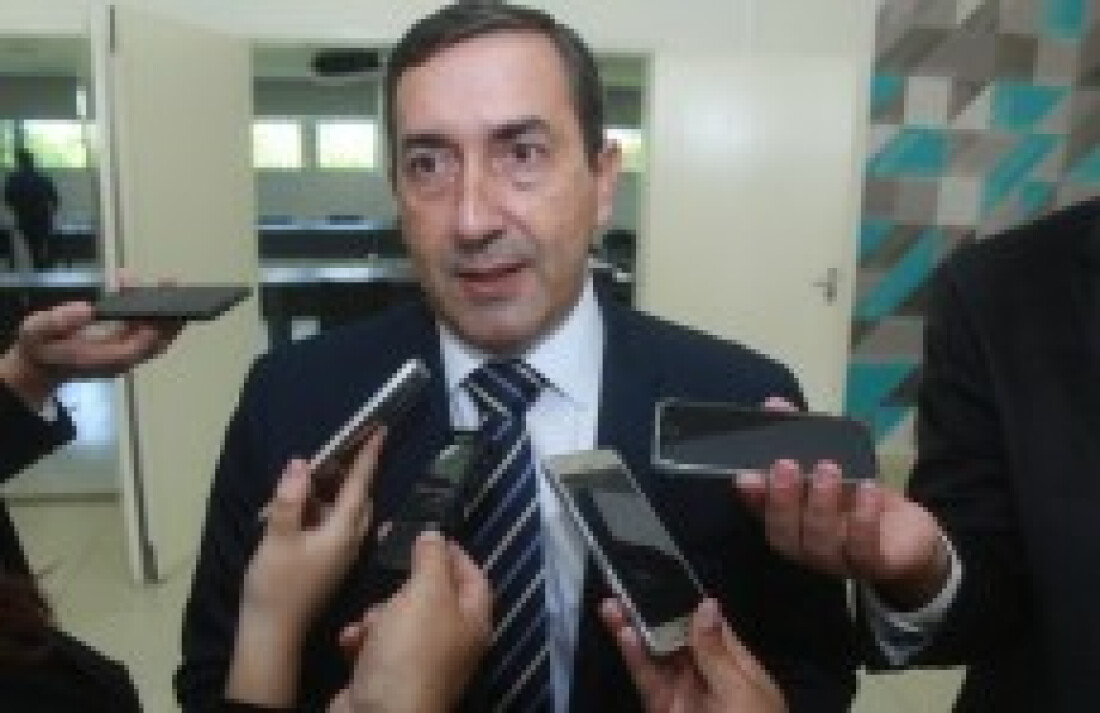 Prefeito Melo recebe visita de autoridades europeias