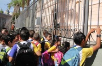 Quase 300 mil alunos sairão de férias nos próximos dias