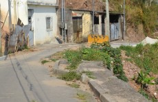 Prefeitura promete concluir obra de arrimo na Vila Cristina