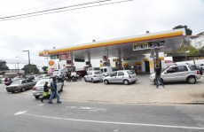 Donos de postos querem flexibilizar lei