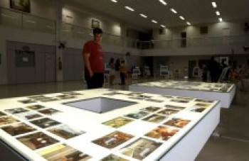 Secretaria recebe exposição de fotografias e de quadros