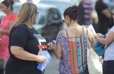 Grupo faz mobilização pelo fim da violência contra a mulher