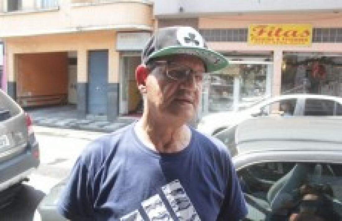 Aumento de vagas para carros na rua torna trânsito caótico