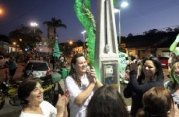 Alunos produzem decoração para a praça de Taiaçupeba