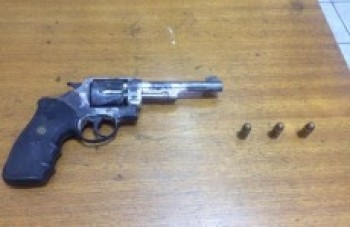 Dois suspeitos de roubo são detidos