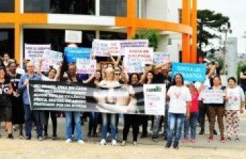 "2ª Caminhada Contra a Violência Contra a Mulher" reúne mais de 100 pessoas