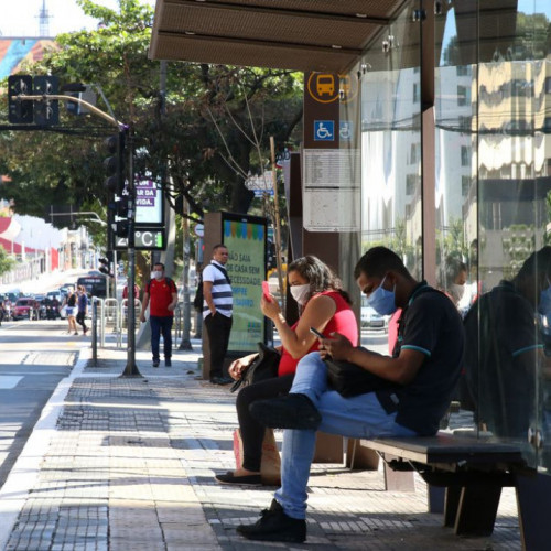 Máscara em ambiente aberto será flexibilizada dia 11 de dezembro em SP