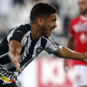 Botafogo vence CRB e assume vice-liderança da Série B