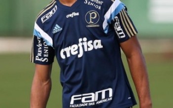 Palmeiras tenta melhorar a defesa