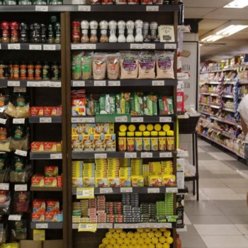 FecomercioSP: despesas básicas das famílias aumentam 33% em 12 meses