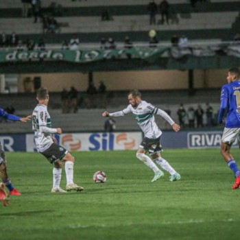 Série B: Cruzeiro derrota líder Coritiba