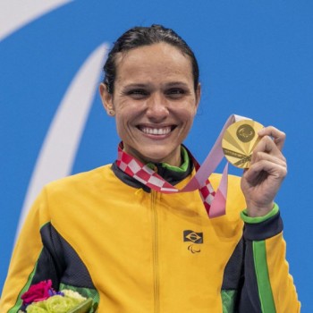 Paralimpíada: Carol Santiago é ouro e Cecília Araújo prata na natação