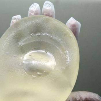 Inmetro orienta sobre implantes mamários com certificação suspensa