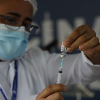 Covid-19: Rio suspende vacinação de adolescentes por falta de doses