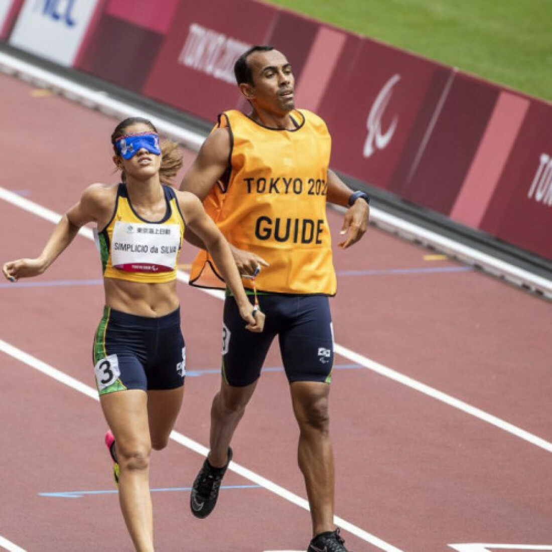 Paralimpíada: Thalita Simplício fica com a prata nos 400 m classe T11