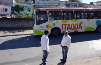 Moradores cobram abrigo em pontos