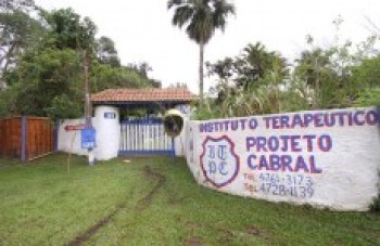 Dependentes químicos fazem terapia em busca de recomeço