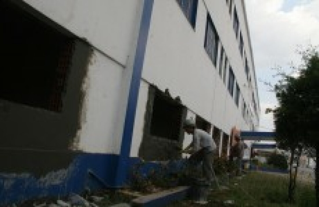 Samed inicia obra na fachada do hospital: