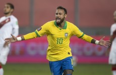 Tite evita comparar Neymar com outros jogadores