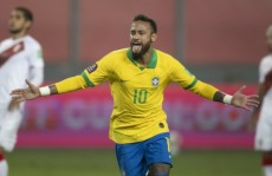 Tite evita comparar Neymar com outros jogadores