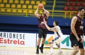 Flamengo derrota o Mogi em amistoso por 92 a 66