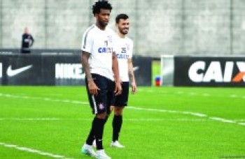 Corinthians 'estreia' às 11h com festa em casa