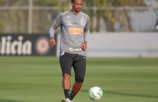 Corinthians e Palmeiras se enfrentam hoje em Itaquera