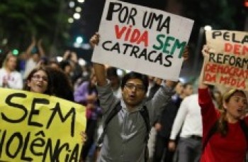 Insatisfação com a democracia do País