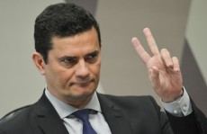 Clima tenso leva Moro a ameaçar saída do governo