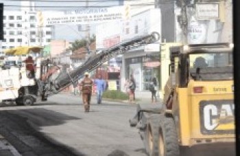 Recapeamento no centro de Suzano causa transtornos