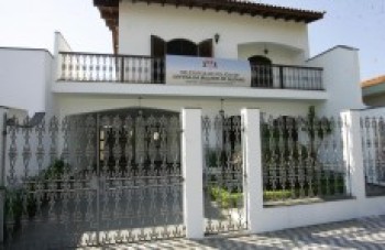 Caminhada comemora os dez anos da Lei Maria da Penha