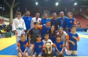 Chiao fica em 6º na Copa Titans
