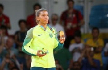 Rafaela Silva é ouro e orgulho do Brasil