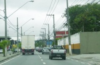 Atendente escapa de tentativa de sequestro