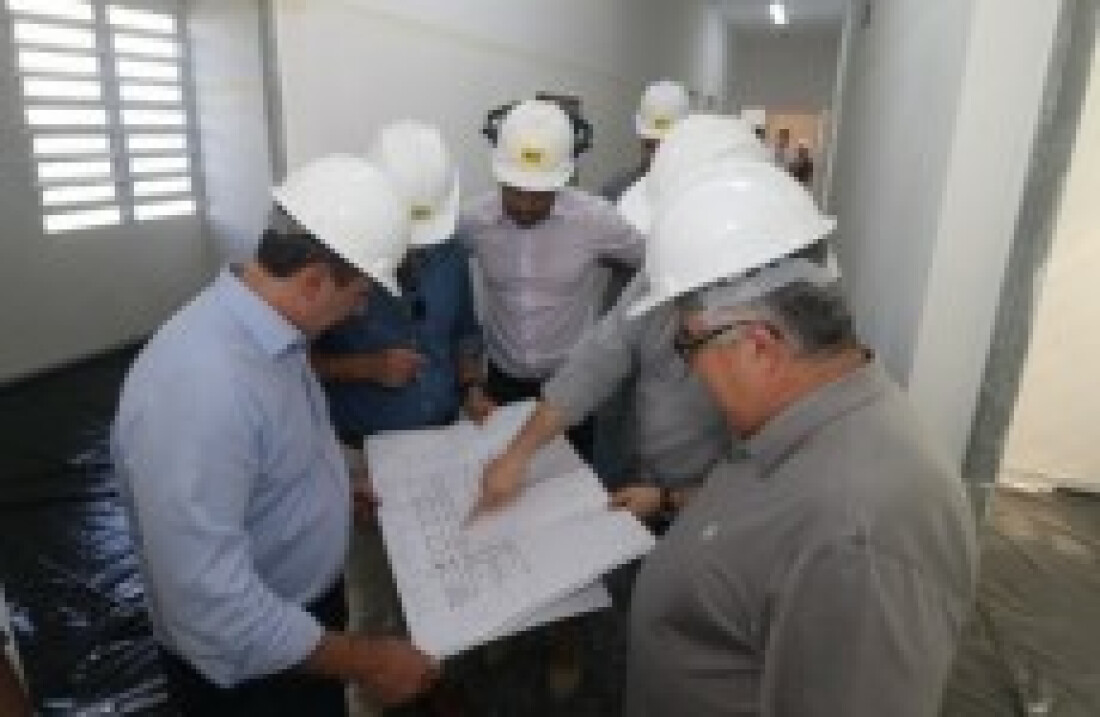 Prefeito visita Polo de Segurança com 85% do serviço concluído