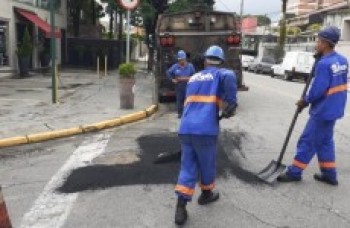 Secretaria realiza, em média, 94 reparos de buracos por dia
